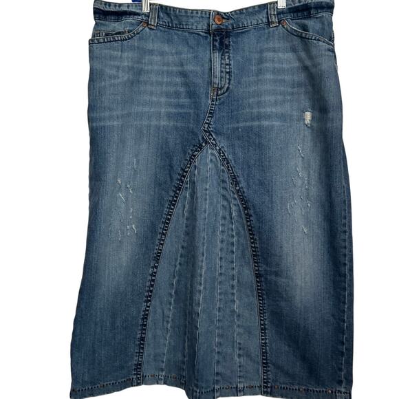 Special Edition Old Navy Women's Distressed Ripped Blue Jean Skirt Size 20 Plus - Picture 1 of 5